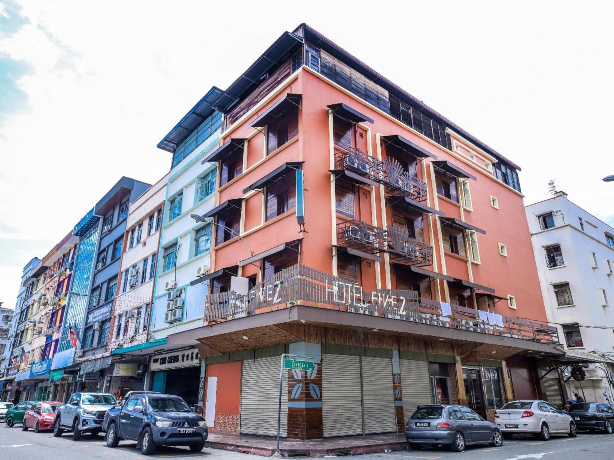 Oyo 210 Hotel Five 2 Kota Kinabalu Exterior foto